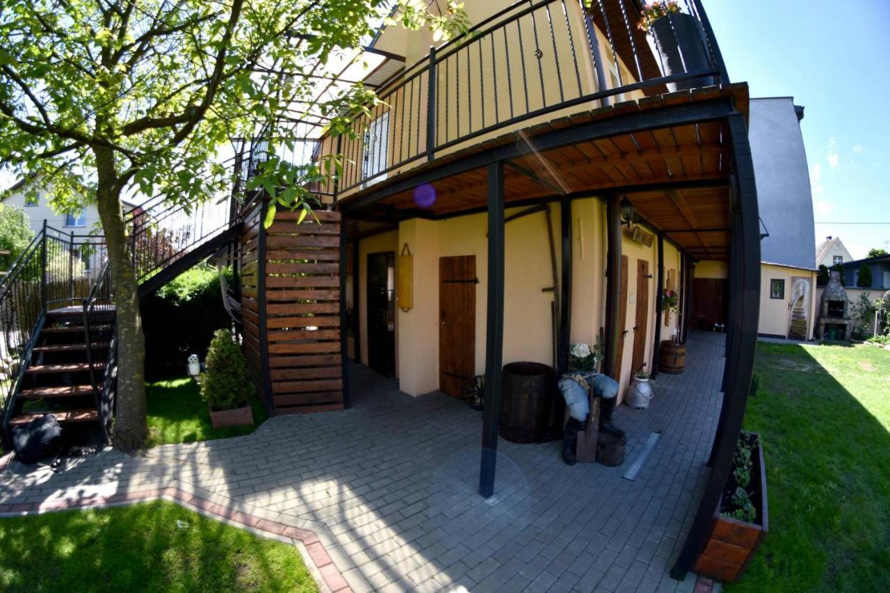 Pokoje Goscinne Ewela Łeba Exteriör bild